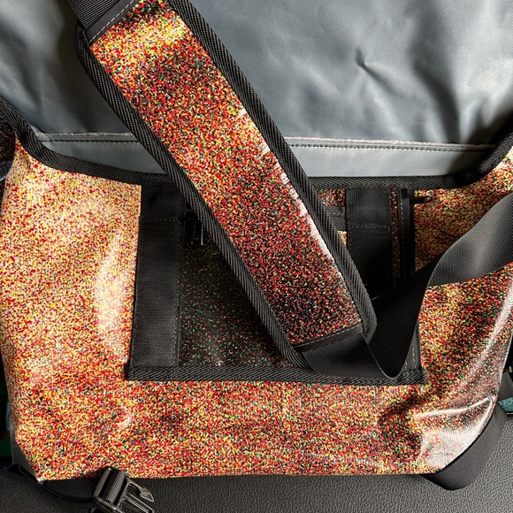 RAREFORM Manhattan Messenger Bag Unisex - Picture 8 of 14